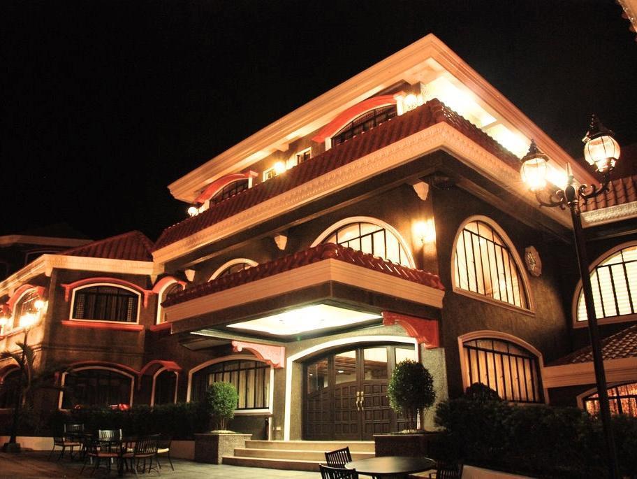 Iriga Plaza Hotel Buitenkant foto